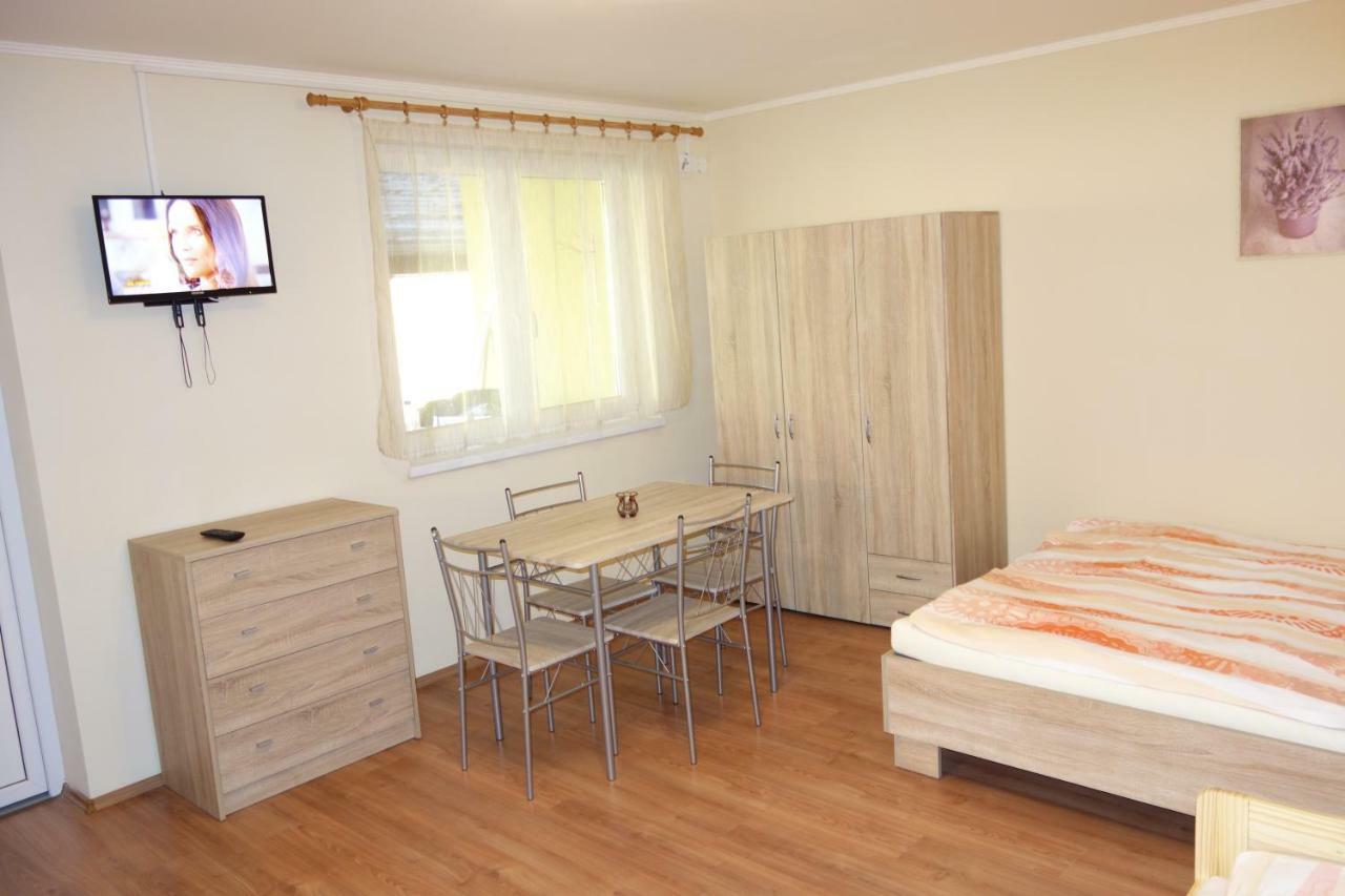 Appartement La Familia à Štúrovo Extérieur photo
