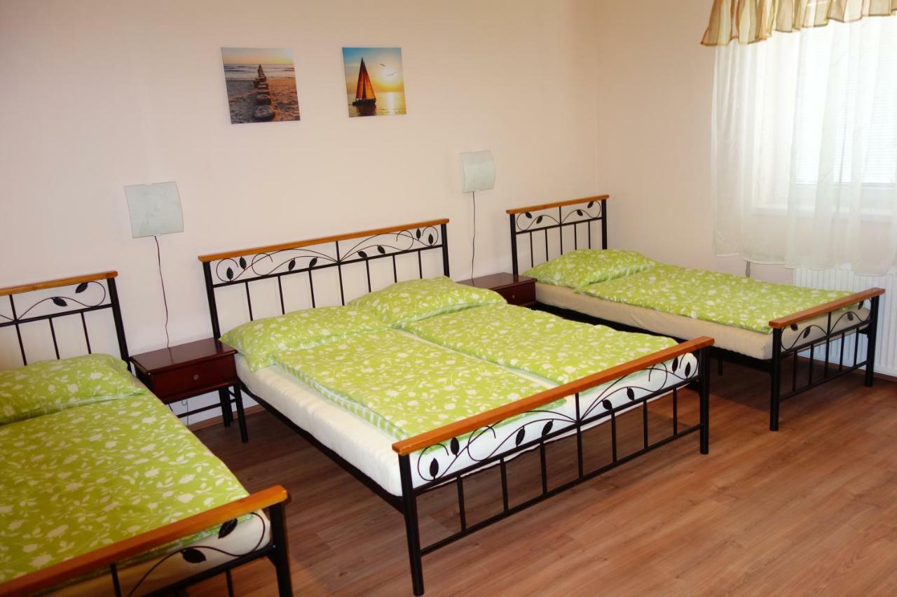 Appartement La Familia à Štúrovo Extérieur photo