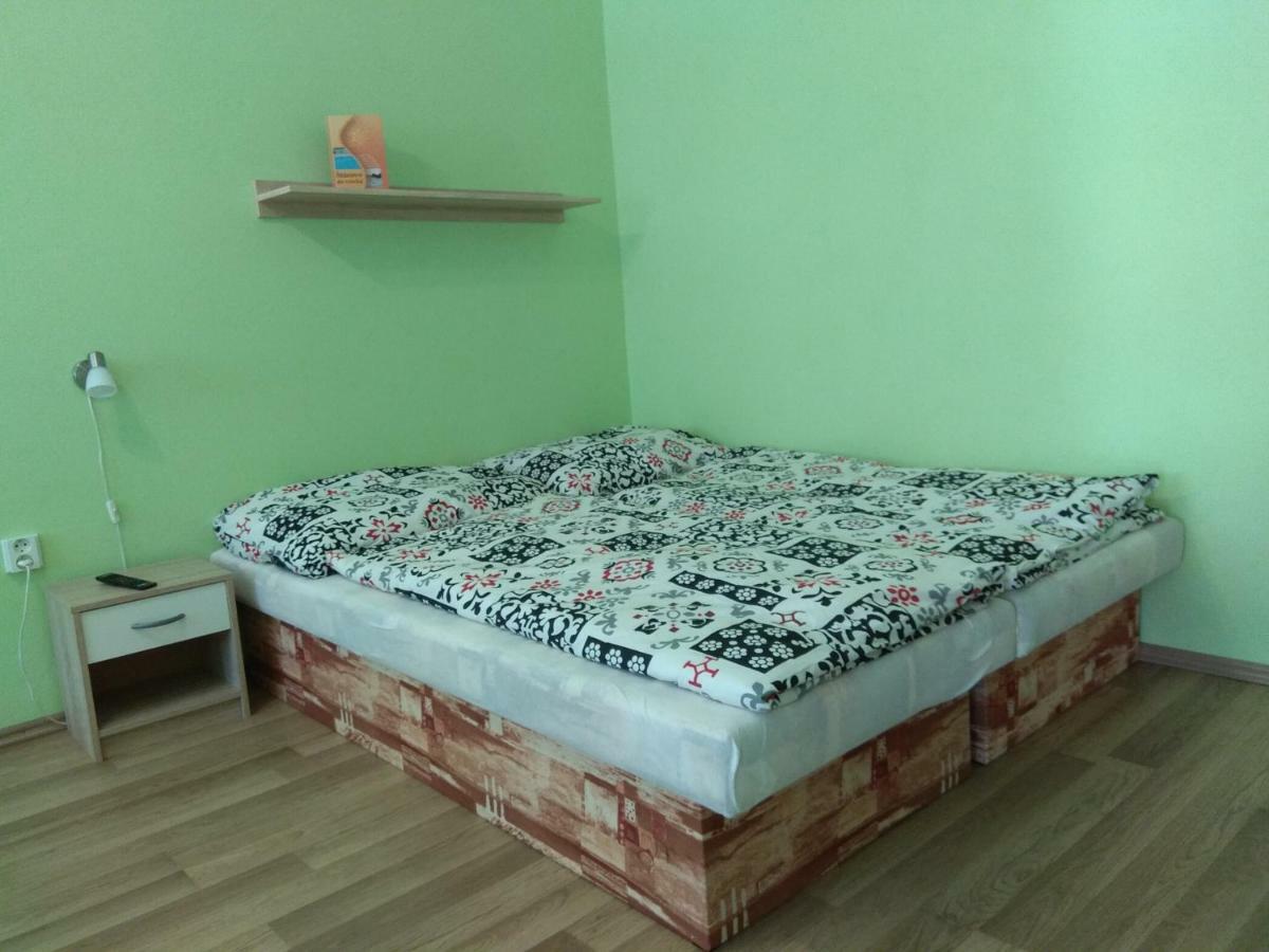 Appartement La Familia à Štúrovo Extérieur photo